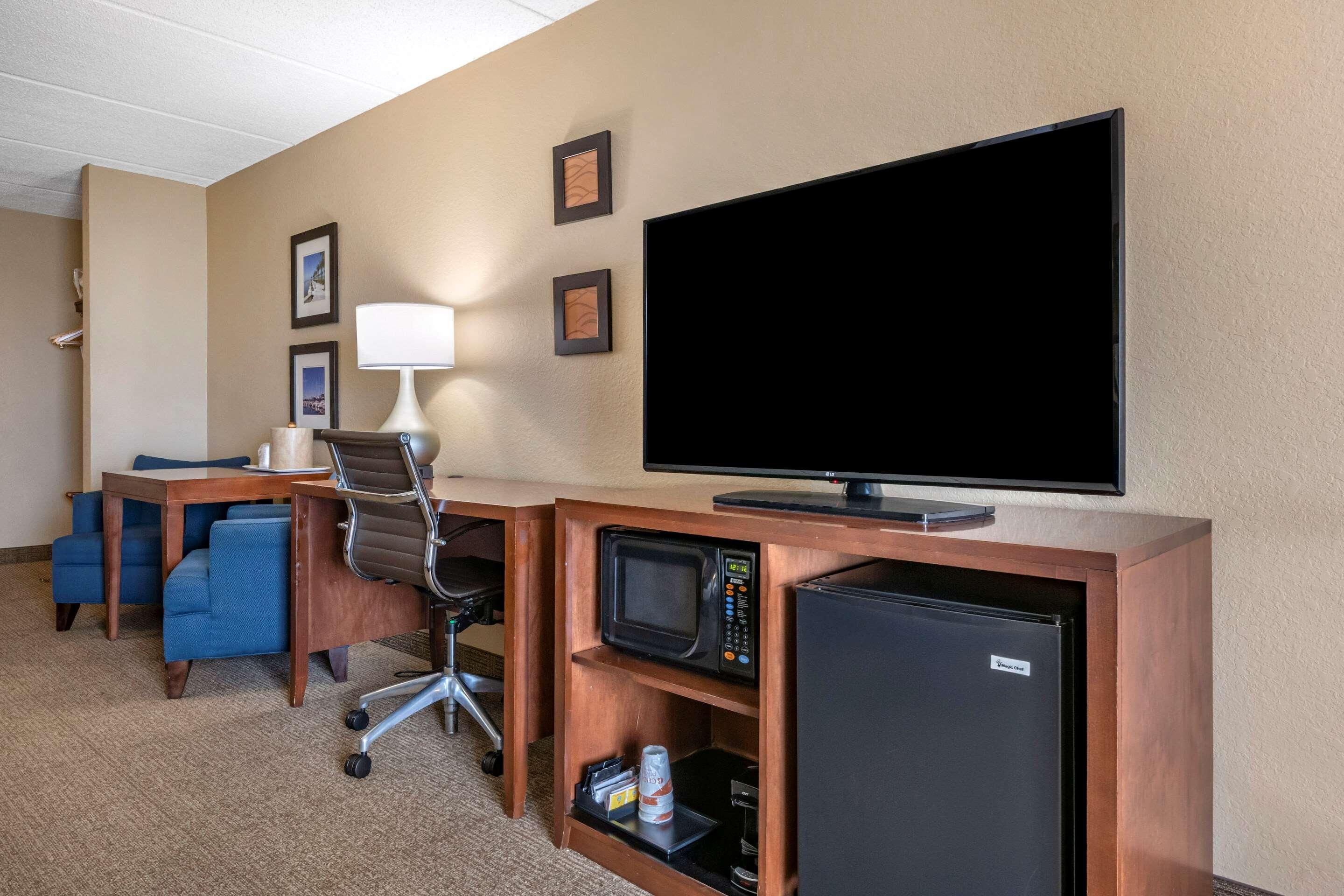 Comfort Inn & Suites Orlando North Sanford Bagian luar foto