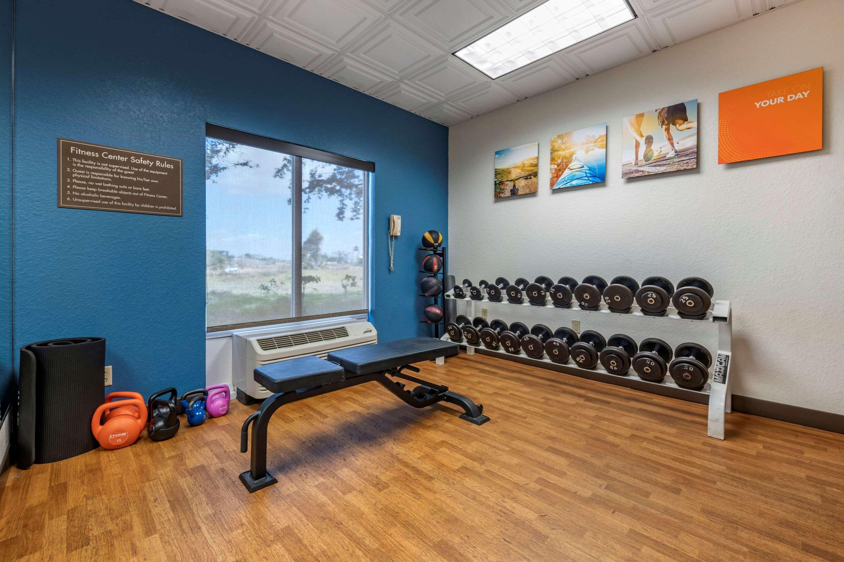 Comfort Inn & Suites Orlando North Sanford Bagian luar foto