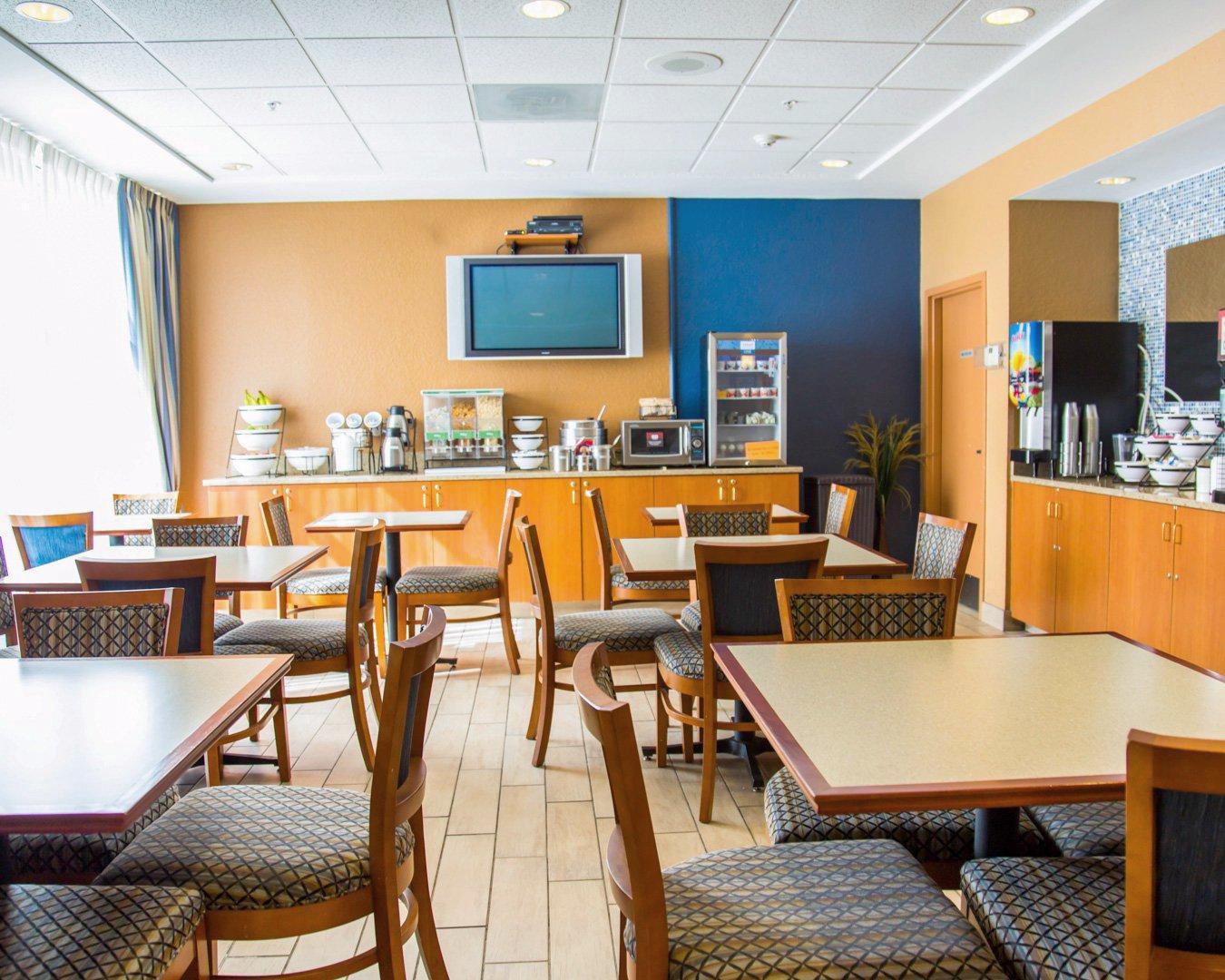 Comfort Inn & Suites Orlando North Sanford Bagian luar foto