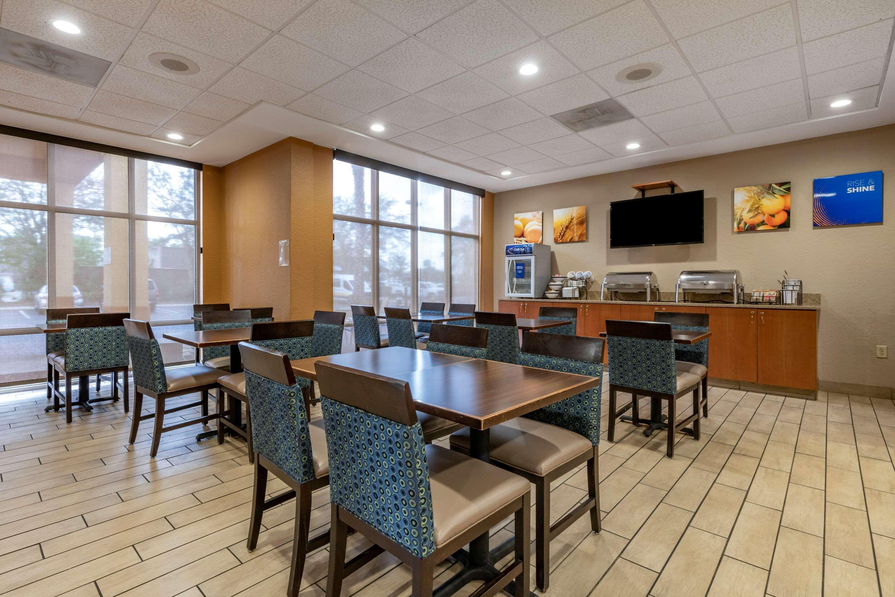 Comfort Inn & Suites Orlando North Sanford Bagian luar foto