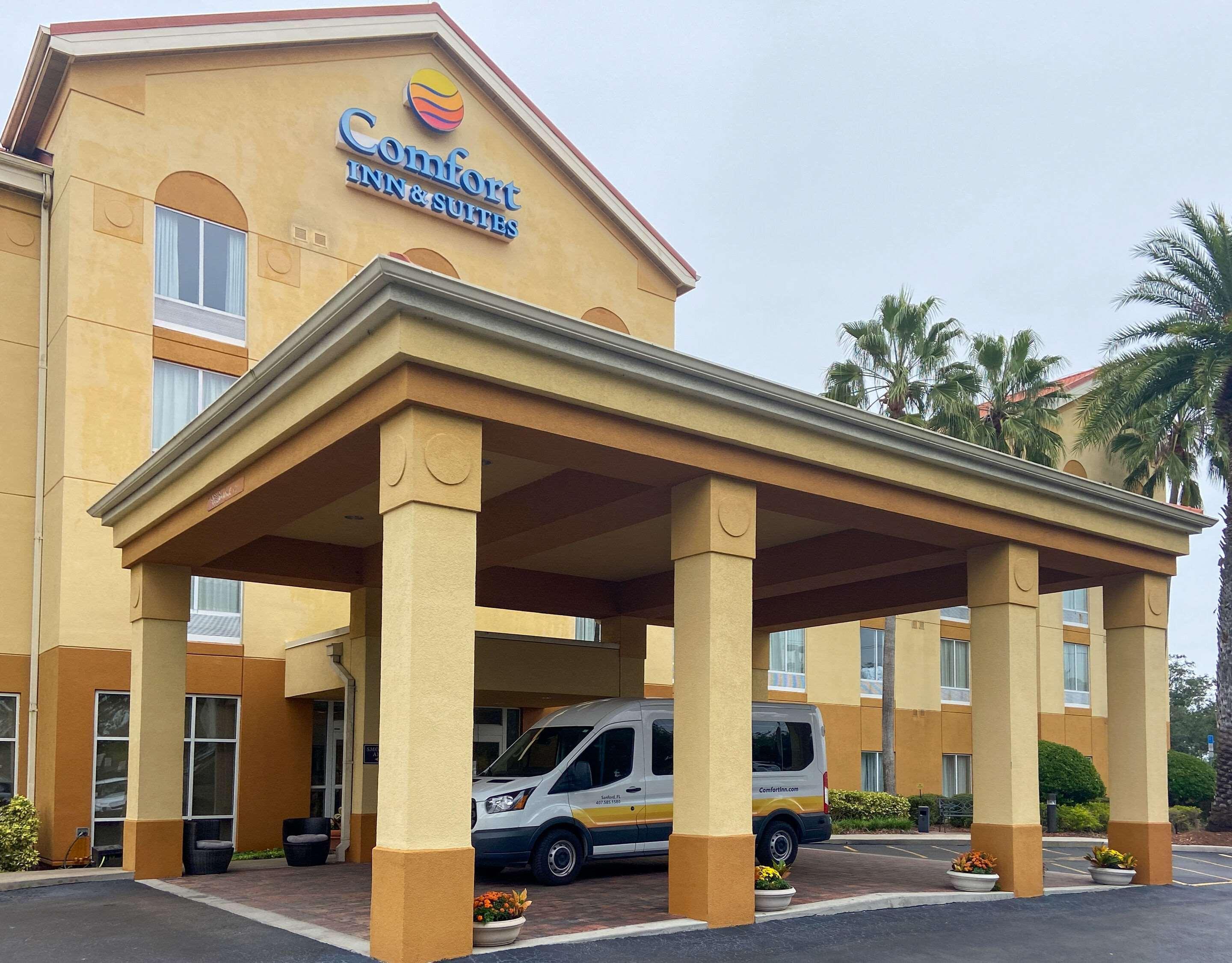 Comfort Inn & Suites Orlando North Sanford Bagian luar foto