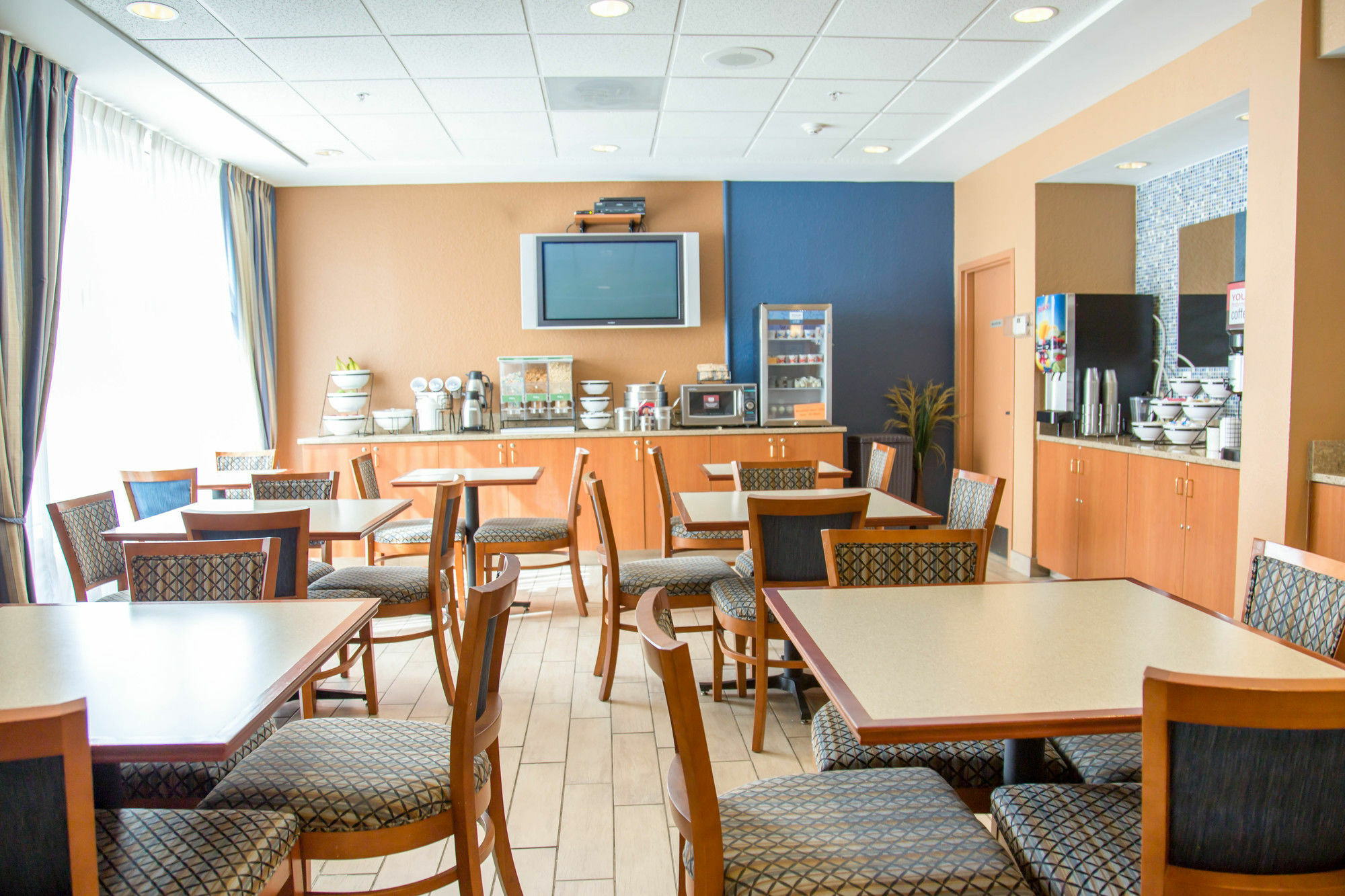 Comfort Inn & Suites Orlando North Sanford Bagian luar foto