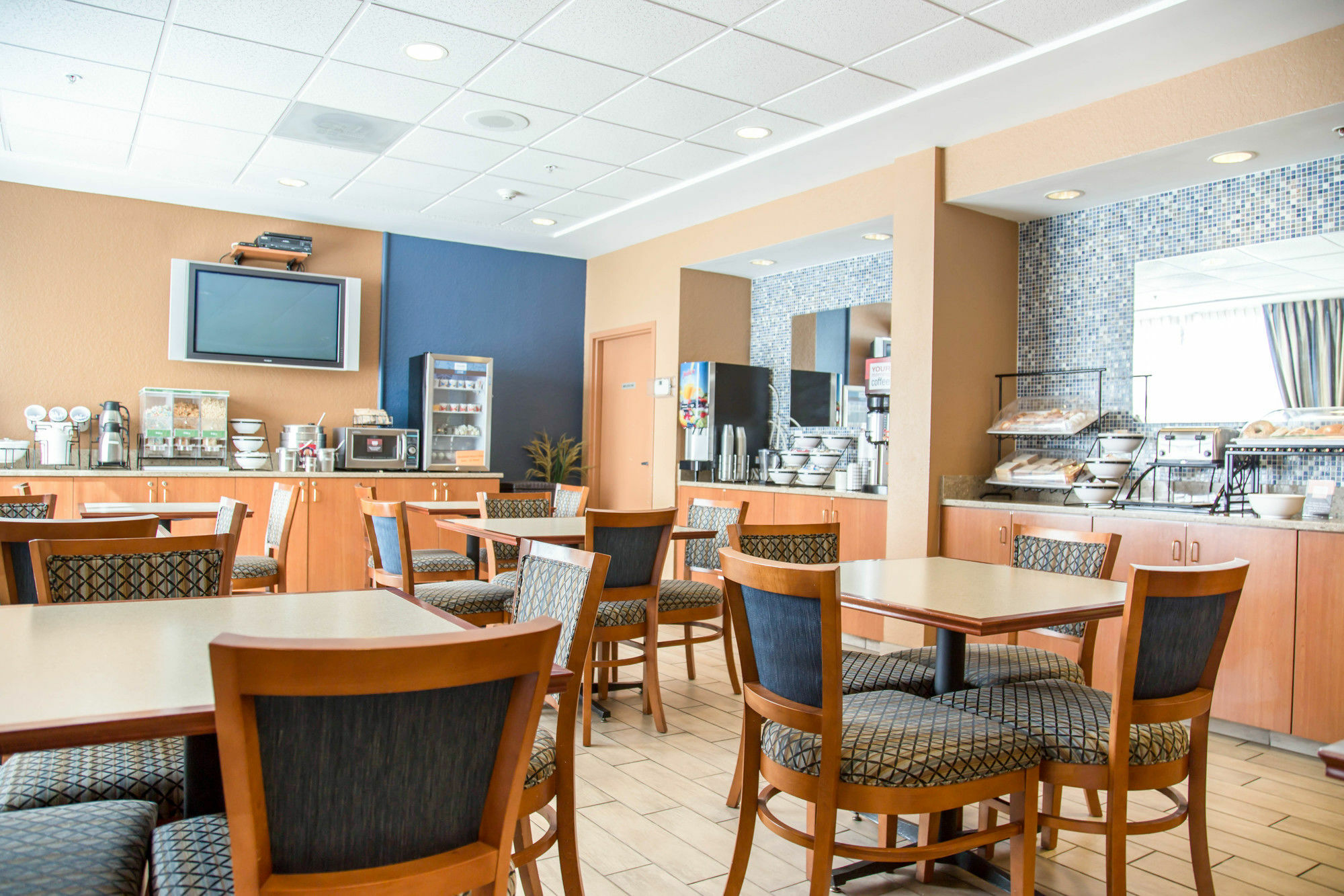 Comfort Inn & Suites Orlando North Sanford Bagian luar foto